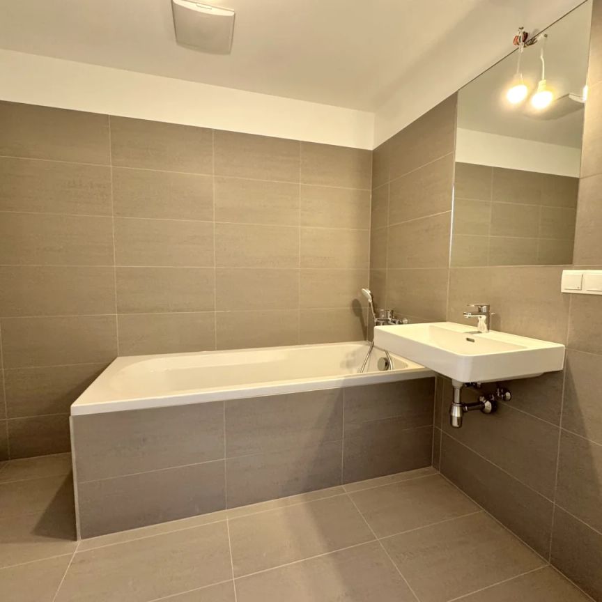 2 Zimmer Dachgeschoss Wohnung mit Home-Office Bereich und Terrasse sowie Klimaanlage - Erstbezug - Unbefristet - Foto 1