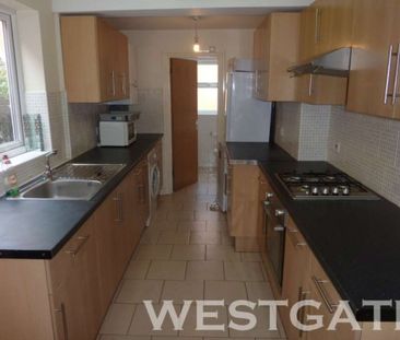 5 Bed - Pitcroft Avenue, University Area - Photo 1