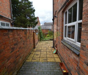 4 bedroom terraced house to rent - Photo 5