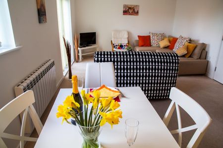 2 Bed Flat, West Bridgford, NG2 - Photo 4