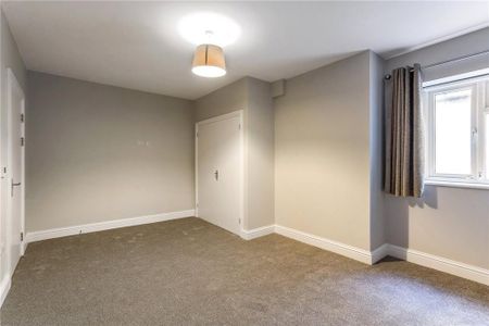 3 bedroom apartment to rent - Photo 5