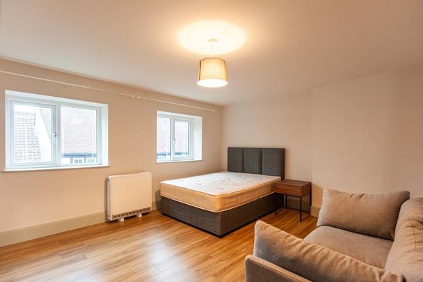 3 bedroom apartment to rent - Photo 1