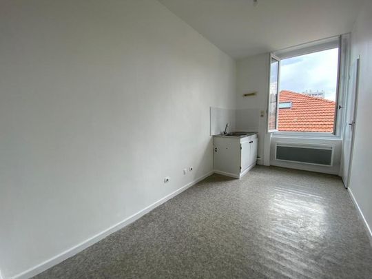 : Appartement 32.0 m² à SAINT ETIENNE - Photo 1