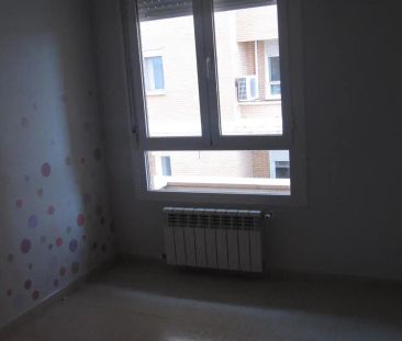 Piso de alquiler en Urbanización Tres Culturas. C/ Dr. Fleming, 1, ... - Foto 3