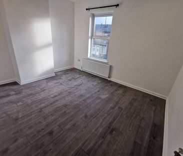 3 Bed Terraced House, Warwick Road, B11 - Photo 3