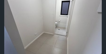 Family Home 4 Bedroom and Study For Lease - Photo 3