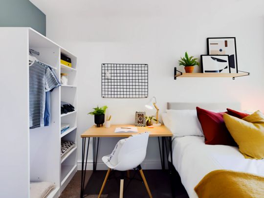 9 Bedroom House - Photo 1