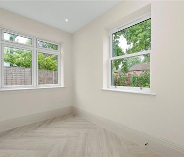 5 bedroom semi-detached house to rent - Photo 2