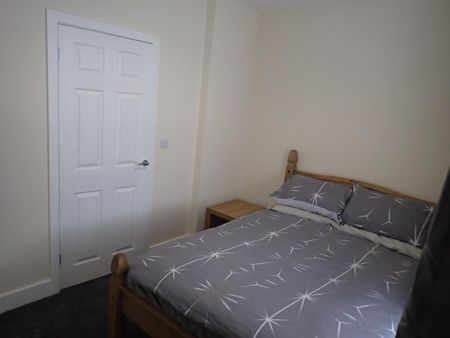 1 bedroom ground floor flat to rent - Photo 5