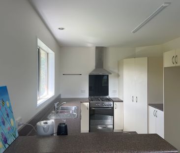 Family home in Hinds - Photo 4