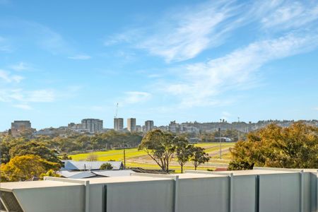 THIRD FLOOR APARTMENT IN CENTRAL LOCATION - Photo 4