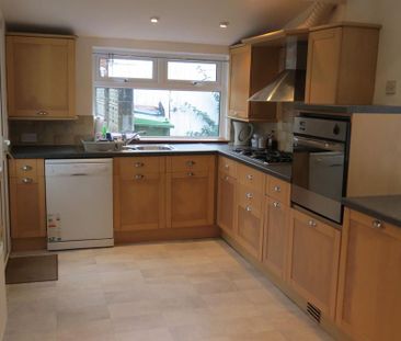 3 bedroom semi-detached house to rent - Photo 6