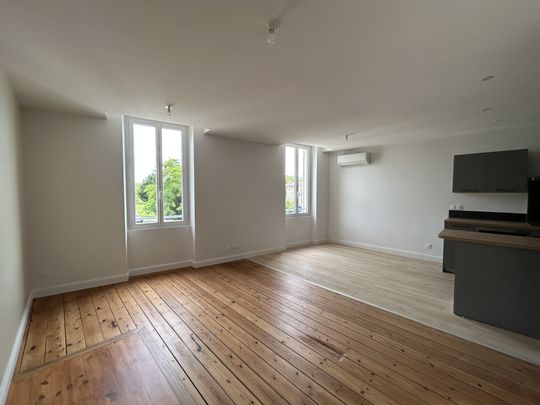 Location Appartement 5 pièces 126m² LE PASSAGE 47520 - Photo 1