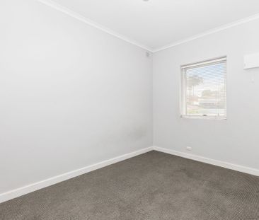 Modern unit in Torrens Park - Photo 3
