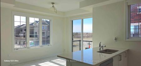 Townhouse For Lease | E8132638 - Photo 3