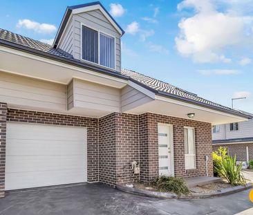 Three Bedroom Townhouse In Convenient Location - Photo 5