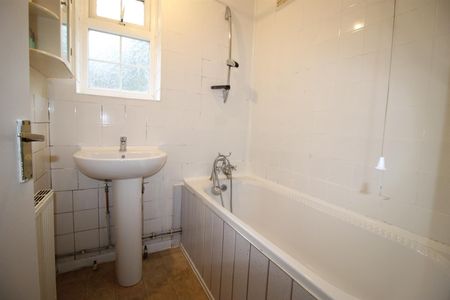 Desborough Avenue, High Wycombe - Photo 4