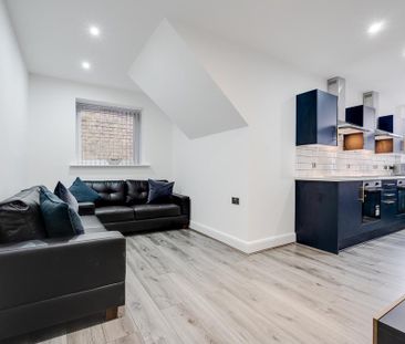 1 bedroom in a flat share to rent - Photo 2