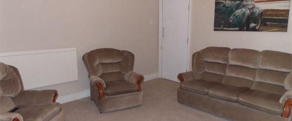 Of The Manor Born Room 2 - Photo 1