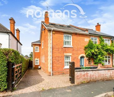 4 bedroom semi-detached house to rent - Photo 2