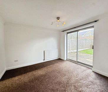 4 bedroom detached house to rent - Photo 3