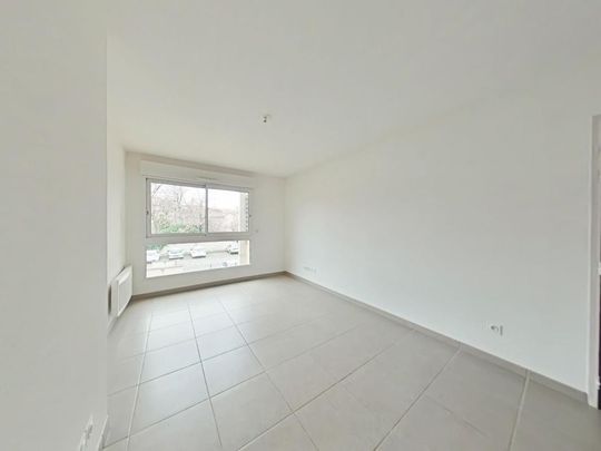 Location Appartement 3 pièces 73m² ROMANS SUR ISERE 26100 - Photo 1