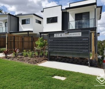 Modern Townhouse - Photo 4