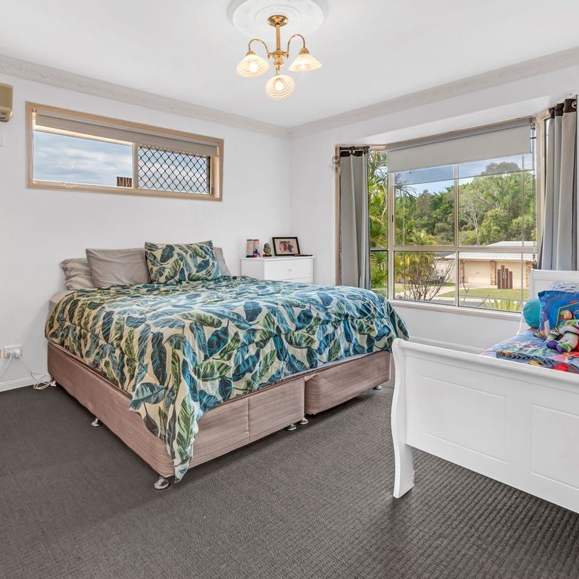 Comfortable & Very Well Located for Griffith University, GC Hospital or Aquinas College - Photo 1