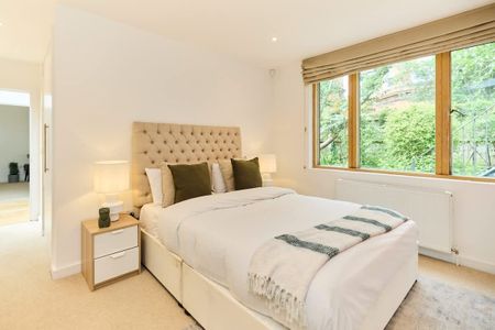 3 bedroom flat to rent - Photo 5