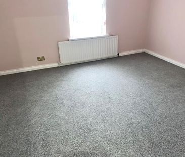 23 Ellis Street, Carrickfergus, BT38 8AY - Photo 2