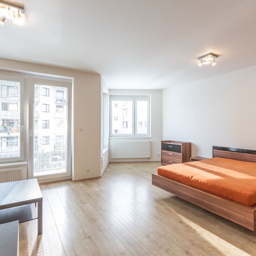 Pronájem bytu 1+kk v osobním vlastnictví 53 m², Praha 9 - Střížkov - Photo 1