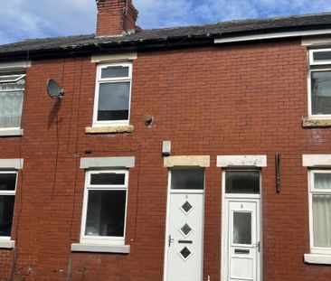 2 bedroom terraced house to rent - Photo 2