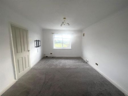 4 bedroom detached house to rent - Photo 4