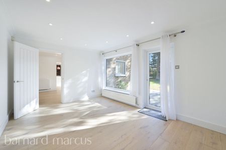 Church Meadow - Photo 3