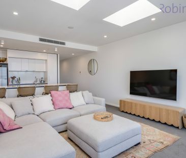 Spectacular Penthouse Level Apartment with Stunning Views to Merewe... - Photo 5