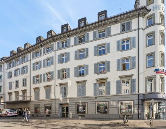 An absolute city feeling above the rooftops of St. Gallen - Photo 1