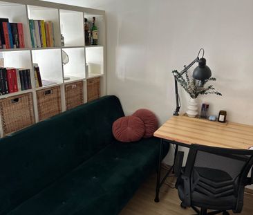 Pronájem bytu 1+kk • 31 m² bez realitkySvojšovická, Praha - Záběhlice - Fotografie 1