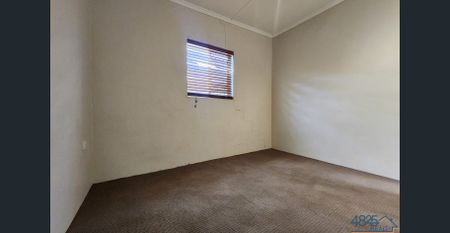 Stylish Two Bedroom Unit - Photo 3