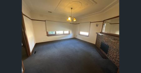 CLASSIC CHARM - Photo 2