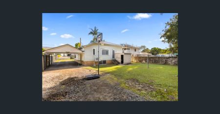 3 bedroom Queenslander home - Photo 3