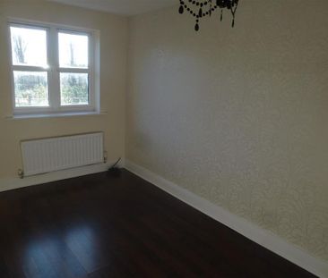 3 bedroom end of terrace house to rent - Photo 5