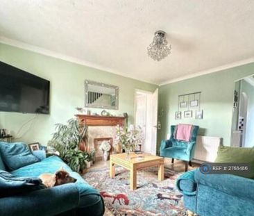 4 bedroom semi-detached house to rent - Photo 1