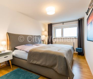 Komplett möblierte Wohnung mit Weitblick und inklusive PKW-Stellplatz in Hamburg-Hoheluft - Photo 1