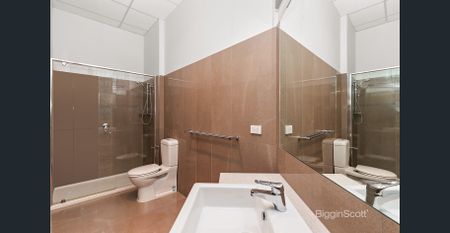 ULTRA-SPACIOUS, FULLY FURNISHED APARTMENT IN ICONIC SKIPPING GIRL DEVELOPMENT! - Photo 5