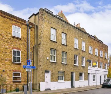 A stylish 4 bedroom family home close to Battersea Square - Photo 3