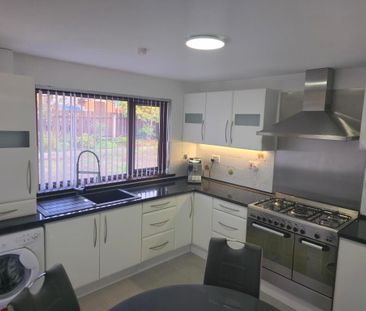 12 Drumcairn Close, Belfast, BT8 8HQ - Photo 3