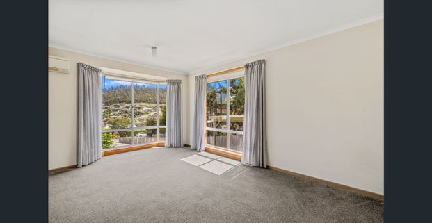 Light-Filled 2 Bedroom Home with Views in Geilston Bay - Photo 1