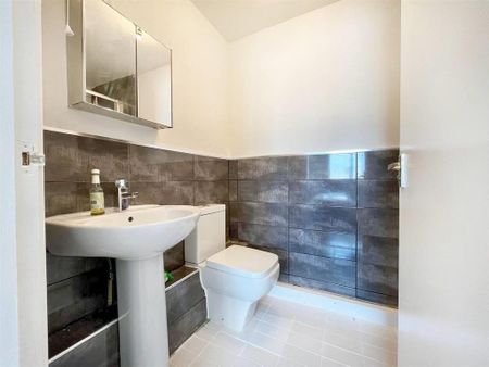 2 bedroom apartment to rent - Photo 2