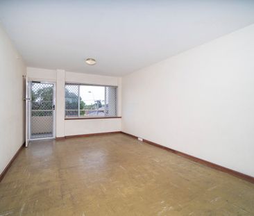 Spacious Apartment! - Photo 1