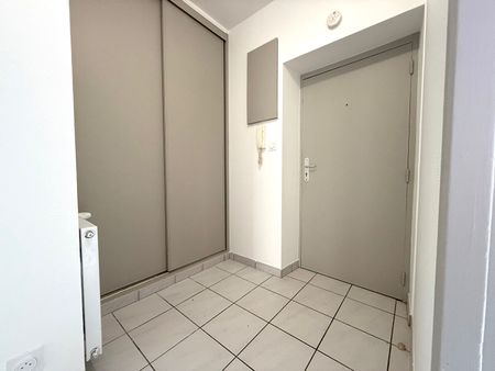 Location Appartement 3 pièces 66m² - Photo 5